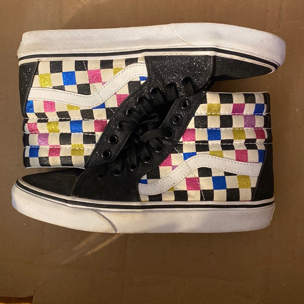 In good condition men 5 1/2 seven women